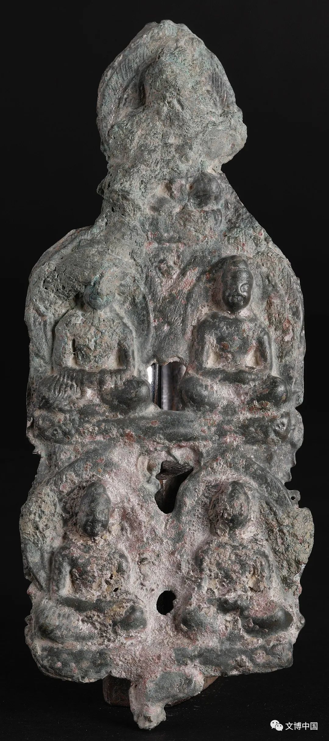 圖5 成任墓地M3015出土的金銅五尊佛像