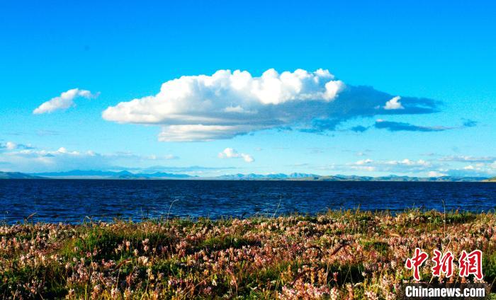 圖為果洛州境內(nèi)黃河源頭扎陵湖。(資料圖) 瑪多縣委宣傳部 供圖