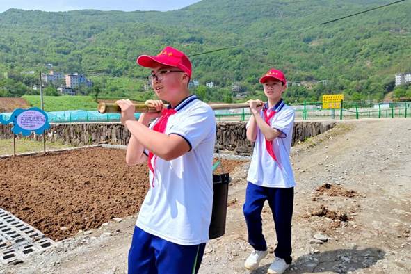 圖示, 示意圖

中度可信度描述已自動生成:ver1