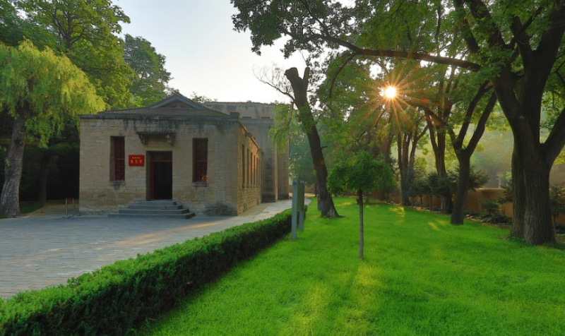 傍晚時分的楊家?guī)X安靜肅穆