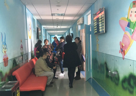 300名涉案嫌疑人集體“失聯(lián)” 誰(shuí)在為問(wèn)題疫苗“保駕護(hù)航”?