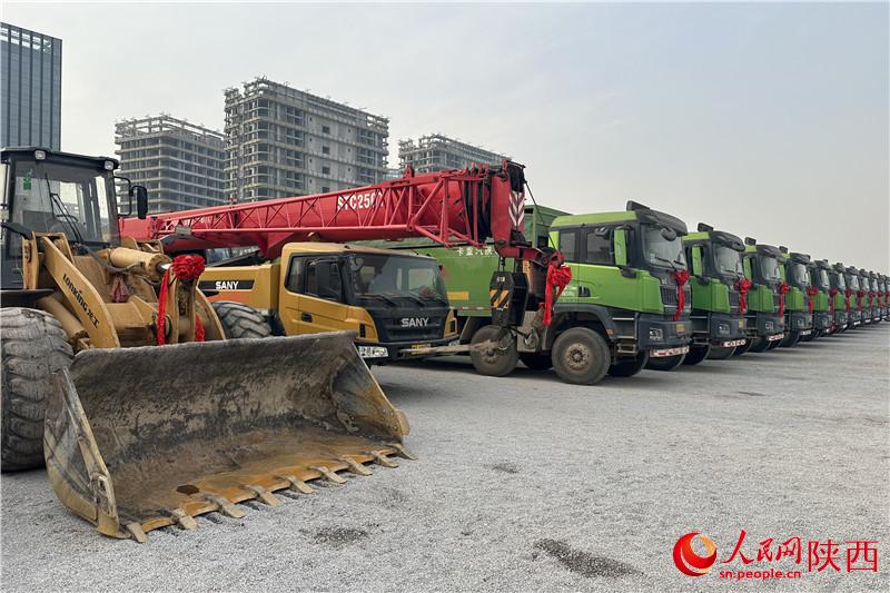 陜西省2025年一季度重點項目開工活動現(xiàn)場。人民網記者 李志強攝