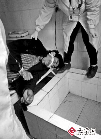 農(nóng)民工討薪喝藥自殺 副縣長(zhǎng)：死了人事就好辦了(圖)