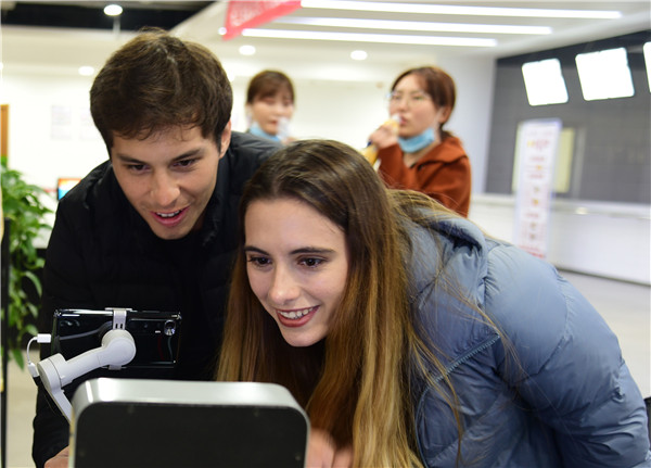 “網(wǎng)紅”城市遇上多國“網(wǎng)紅”UP主 國際化傳播助力西咸新區(qū)“出圈”