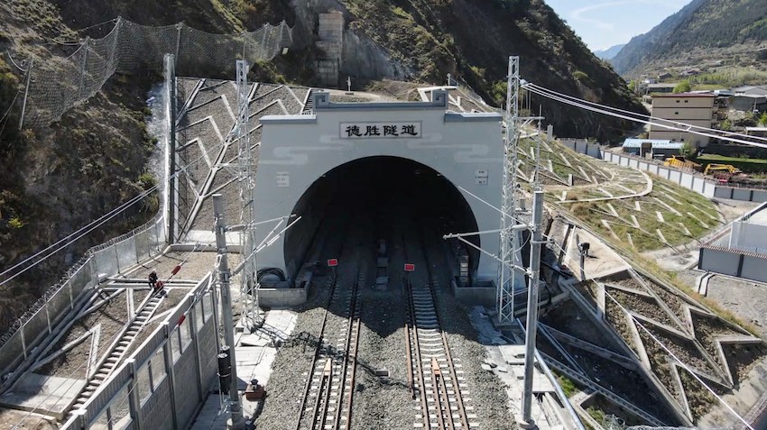 德勝隧道出口。成蘭鐵路公司供圖