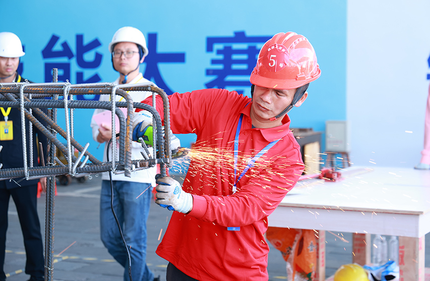 鋼筋工賽項(xiàng)比賽現(xiàn)場(chǎng)。主辦方供圖