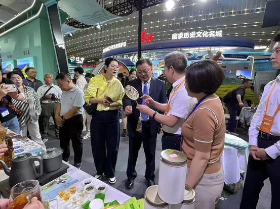 51e92c8bce61e0f855c3490ac268024