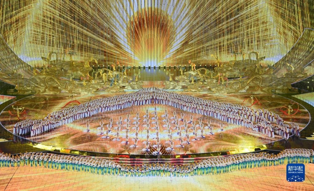 2019年5月15日,亞洲文化嘉年華活動在北京“鳥巢”舉行。這是手姿舞蹈《絲路綻放》。新華社記者 王毓國 攝 2019年5月15日,亞洲文化嘉年華活動在北京“鳥巢”舉行。這是手姿舞蹈《絲路綻放》。新華社記者 王毓國 攝