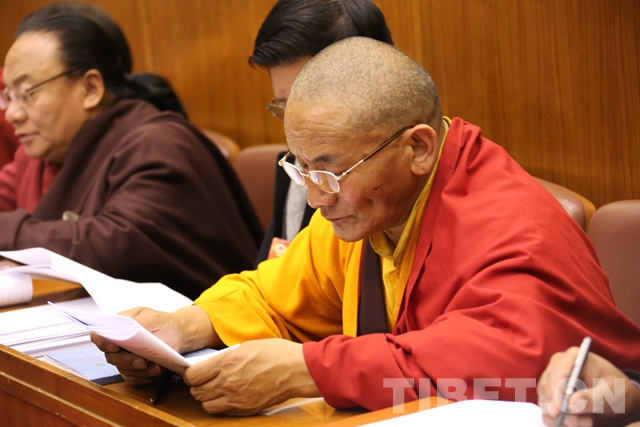 西藏第十屆人民代表大會(huì)五次會(huì)議開(kāi)幕 