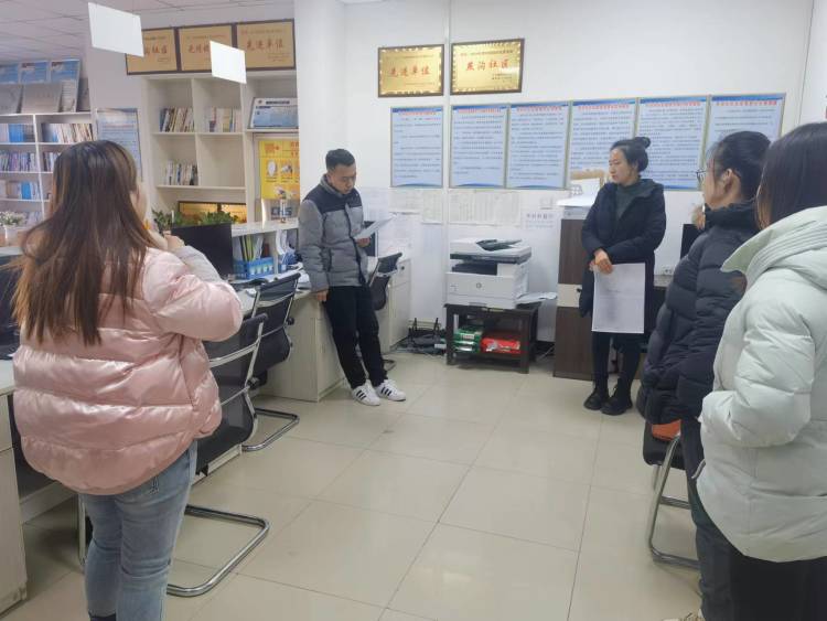 簡篇-燕溝社區(qū)黨總支開展2023年度物業(yè)考核暨物業(yè)經(jīng)理述職評議會