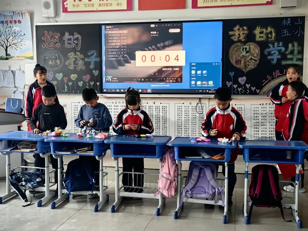 五小學(xué)生展示照片21.jpg 圖片