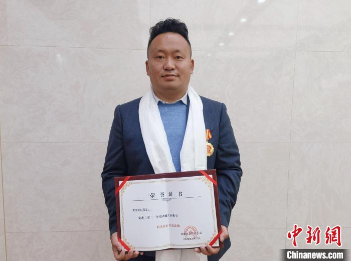 西藏新增6位“西藏工匠”涉藏藥制作、非遺傳承、鐵路建設(shè)等