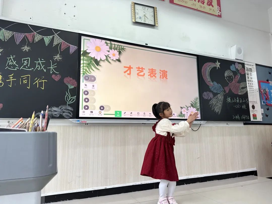 五小學(xué)生展示照片22.jpg 圖片