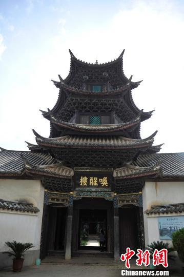 圖為拖姑清真寺喚醒樓劉冉陽(yáng)攝