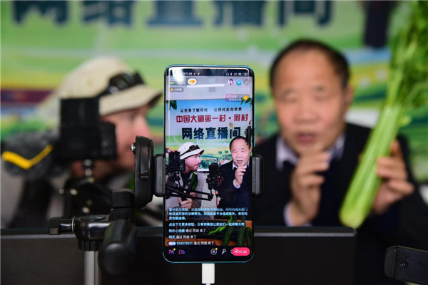 外國“網(wǎng)紅”打卡陜西高陵 美麗鄉(xiāng)村與現(xiàn)代農(nóng)業(yè)相得益彰