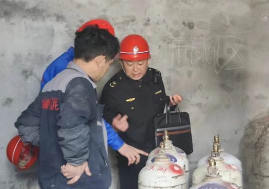 圖示, 示意圖

中度可信度描述已自動生成:ver1